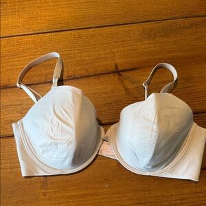 Victoria's Secret Light Cream Bra